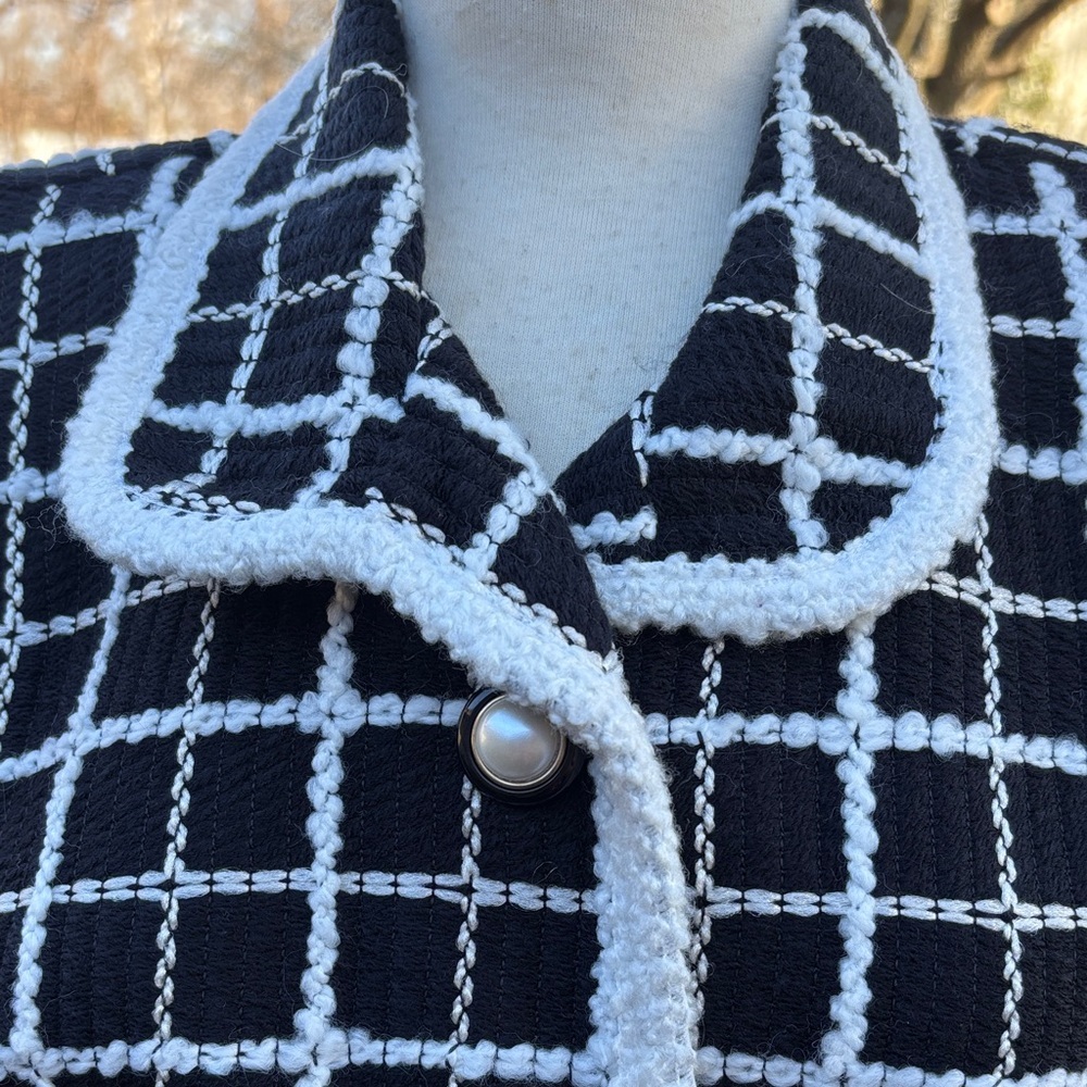 Victoria Morgan black & white classic blazer - Picture 3 of 8
